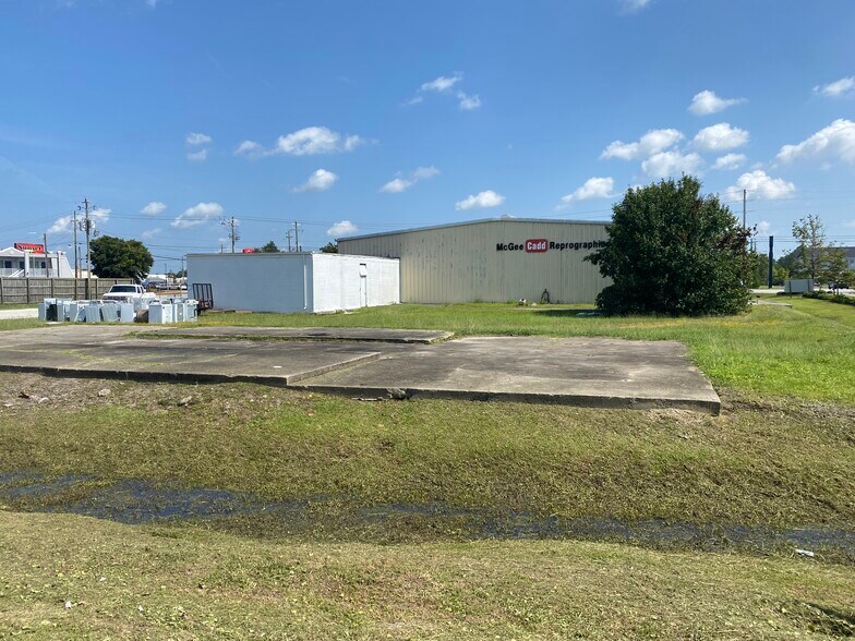More Photos Of 487 Western Blvd, Jacksonville Freestanding For Lease