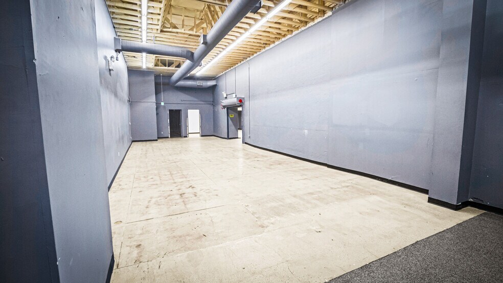 More Photos Of 236-242 Pine Ave, Long Beach Storefront Retail Office For Lease