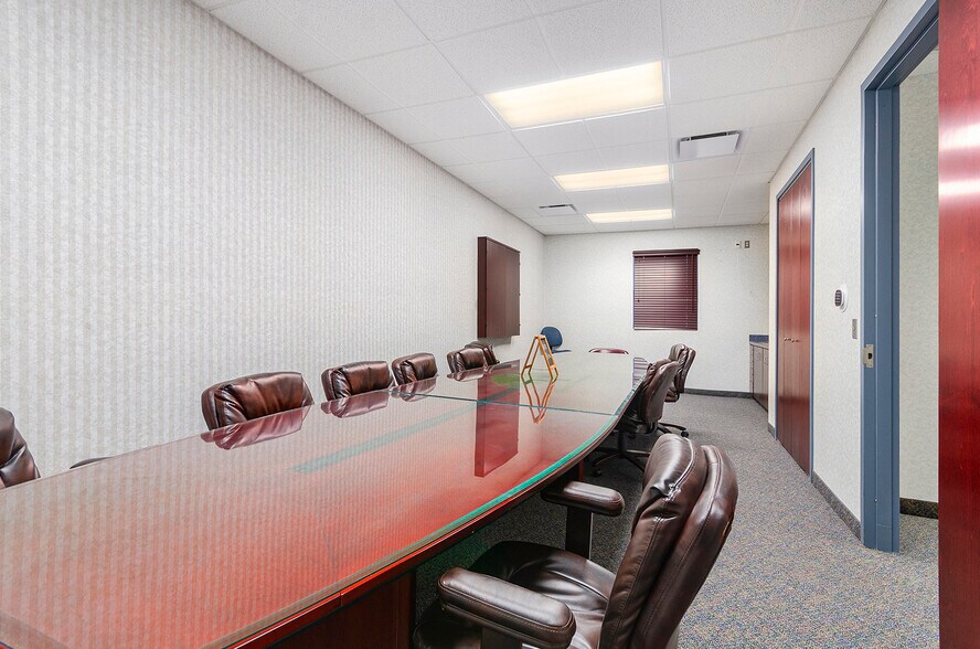 More Photos Of 9475 N Holly Rd, Grand Blanc Medical For Sale