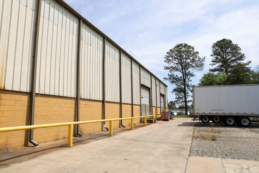More Photos Of 24 Herring Rd, Newnan Warehouse For Sale