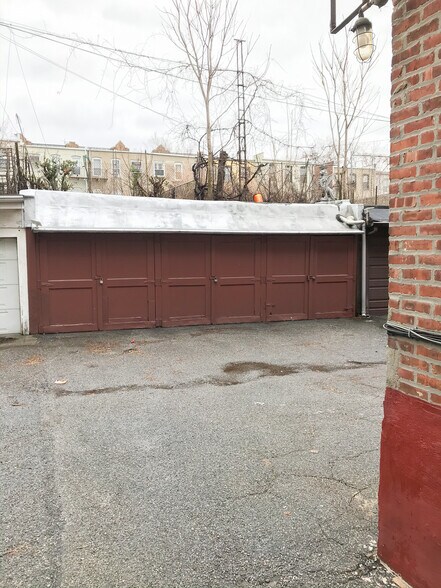 More Photos Of 3521 Crescent St, Astoria Apartments For Sale