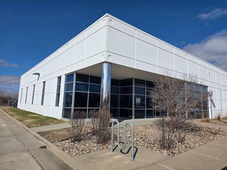 Primary Photo Of 1421 S Bell Ave, Ames Office For Lease