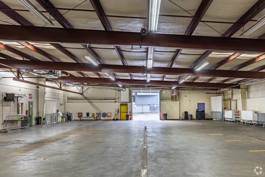 More Photos Of 351 Marietta St NW, Atlanta Service For Sale