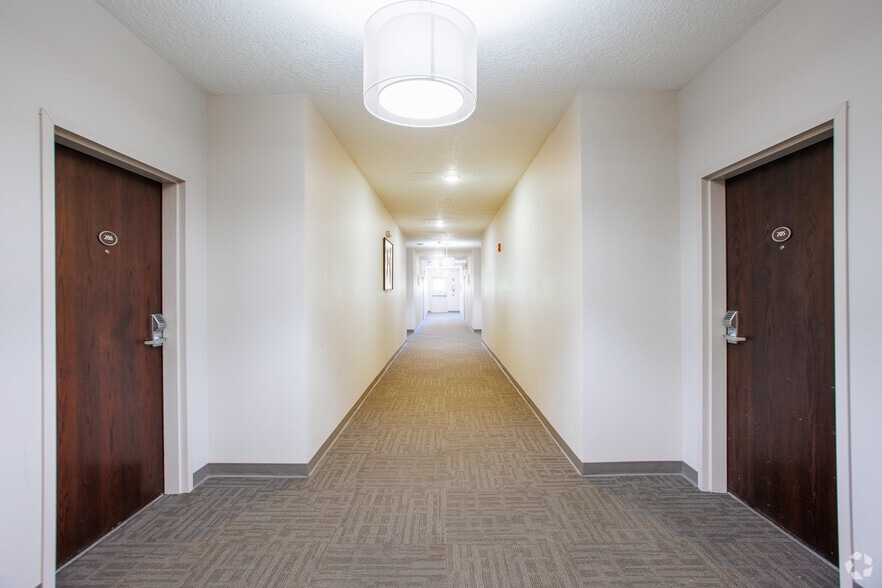 More Photos Of 950 4th St NW, Albuquerque Apartments For Sale