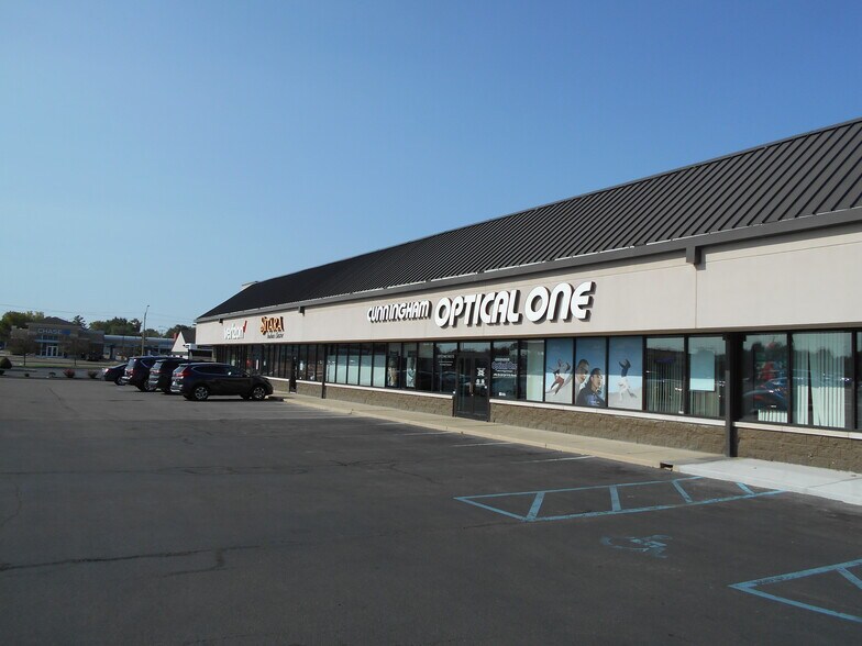 More Photos Of 1500 W McGalliard Rd, Muncie General Retail For Lease
