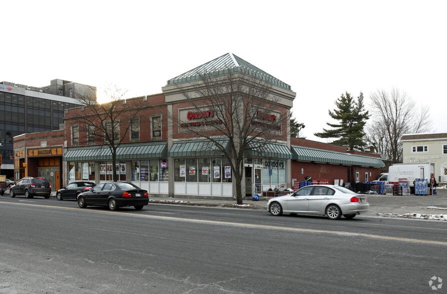 Primary Photo Of 894 Main St, Waltham Freestanding For Lease
