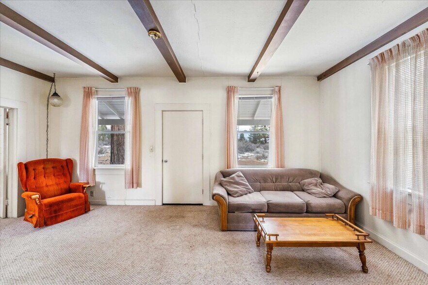 More Photos Of 17604 US-97 Hwy, Weed Apartments For Sale