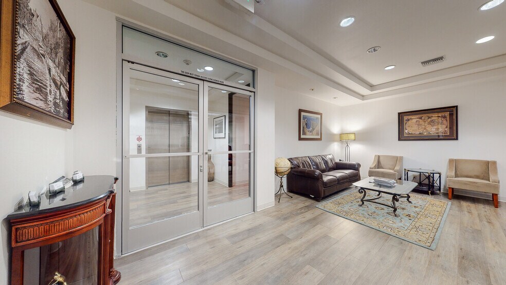 More Photos Of 10537 Santa Monica Blvd, Los Angeles Medical For Sale