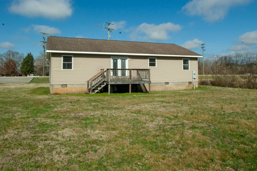 More Photos Of 420 Cherohala Skyway, Tellico Plains General Retail For Sale