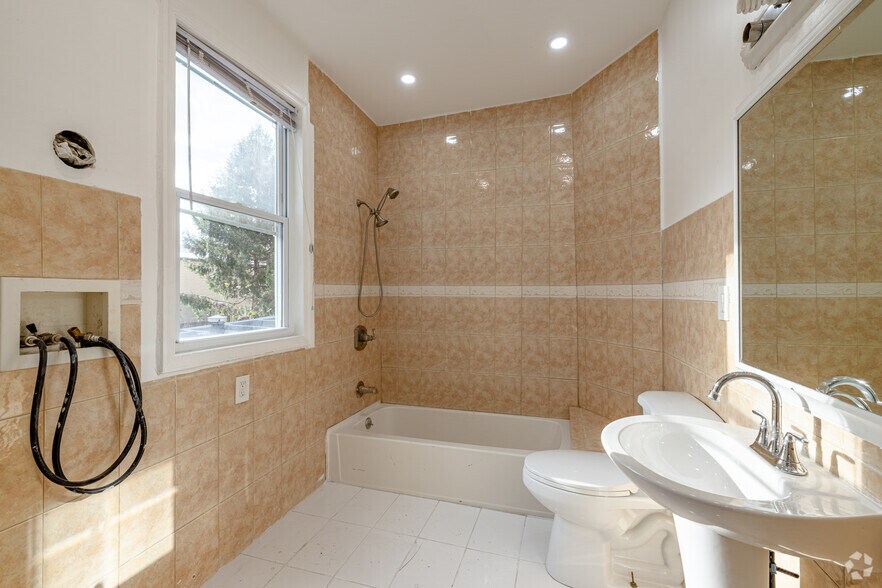 More Photos Of 147 Avenue E, Bayonne General Retail For Sale