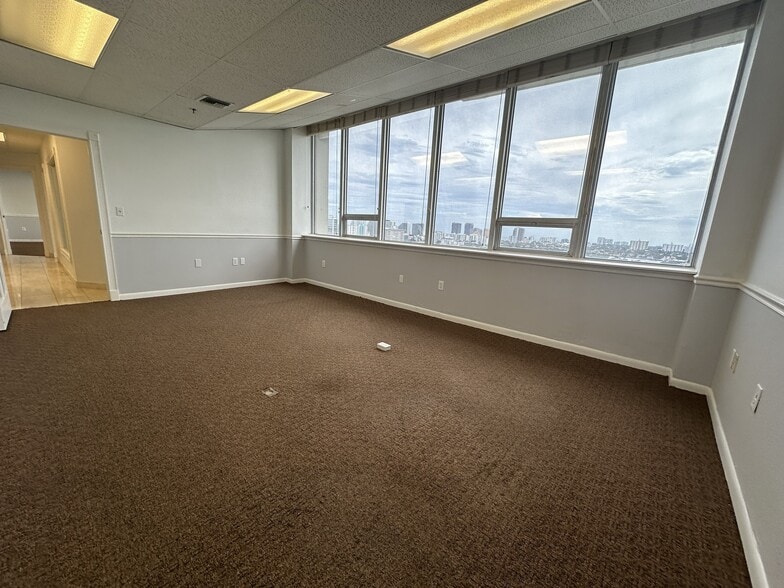 More Photos Of 2455 E Sunrise Blvd, Fort Lauderdale Loft Creative Space For Sale