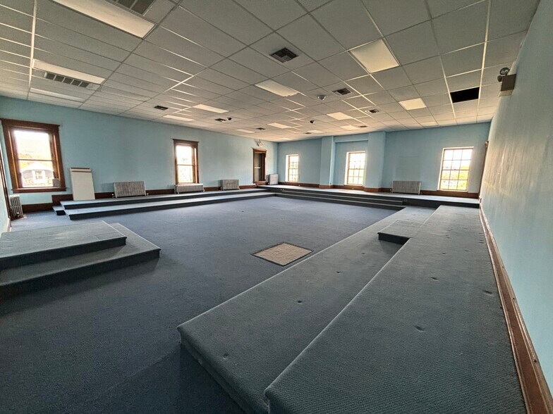 More Photos Of 518 Main St, Slatington Bank For Sale