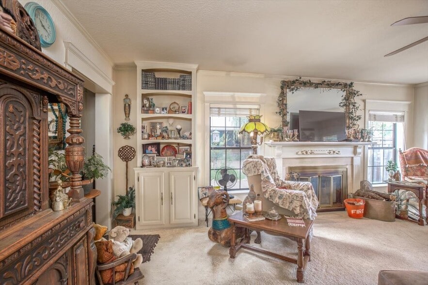 More Photos Of 15771 Main St, Crescent Mills Freestanding For Sale