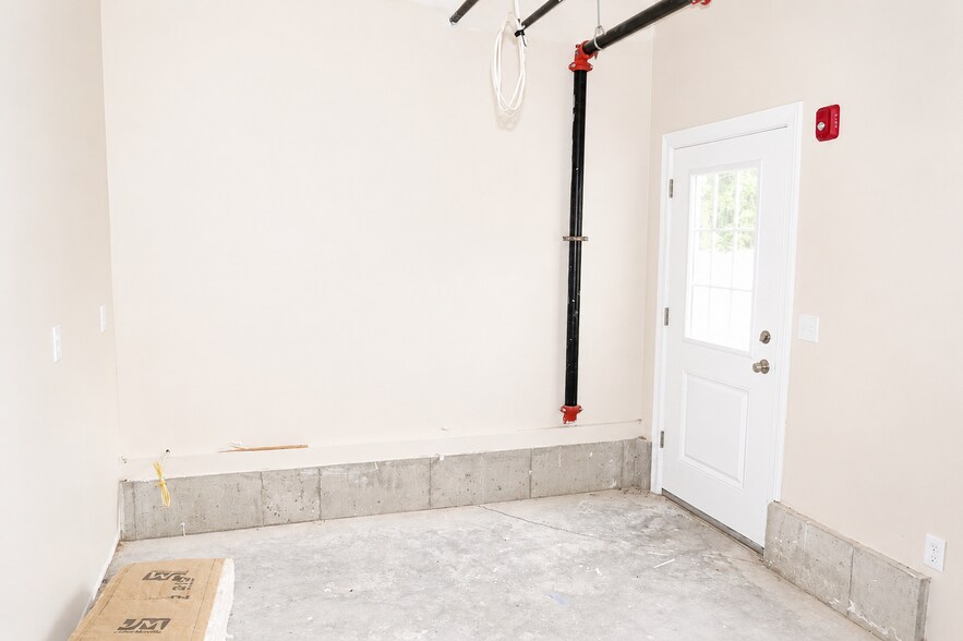 More Photos Of 140 N Walker St, Taunton Office Residential For Sale