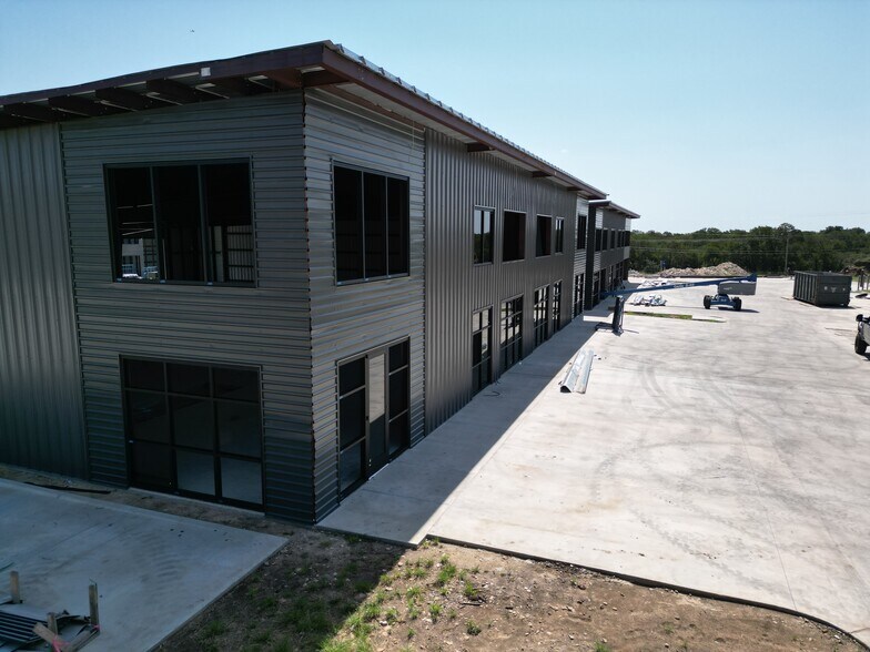 More Photos Of 7000 Airport Rd, Georgetown Light Distribution For Sale