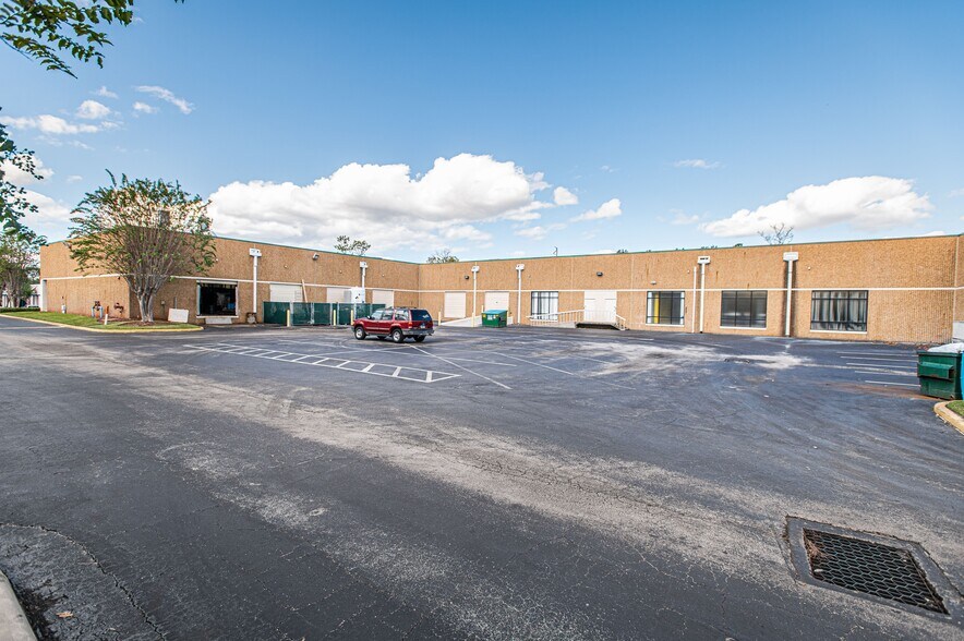 More Photos Of 2400 Sand Lake Rd, Orlando Light Manufacturing For Lease