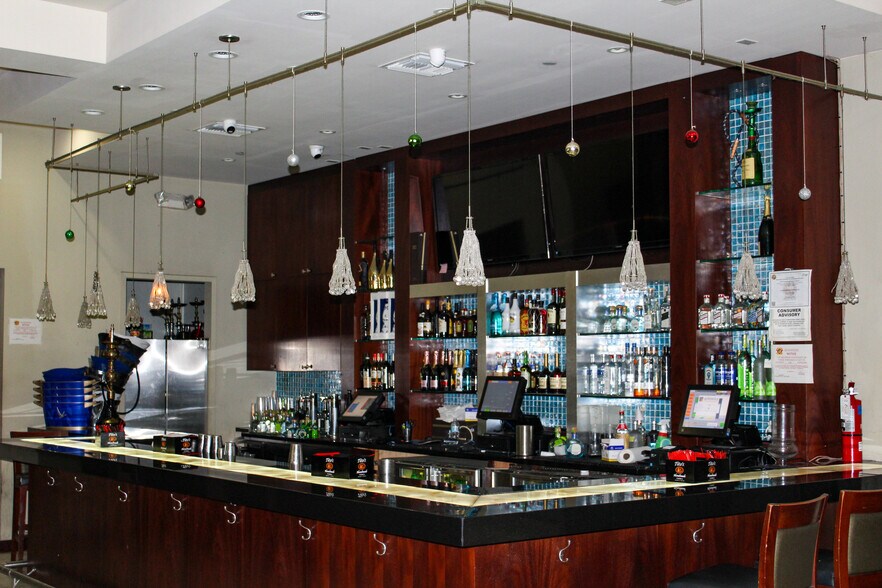 More Photos Of 401 W Atlantic Ave, Delray Beach Storefront Retail Office For Lease