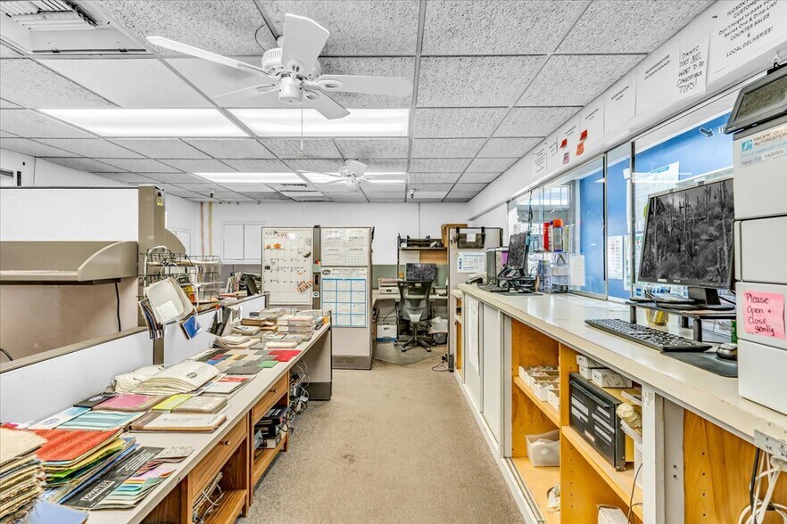 More Photos Of 1401 N Bailey Ln, Tucson Showroom For Sale