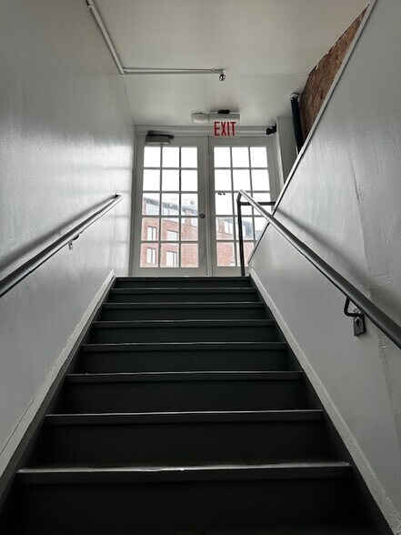 More Photos Of 277 Church St, New York Storefront Retail Residential For Lease