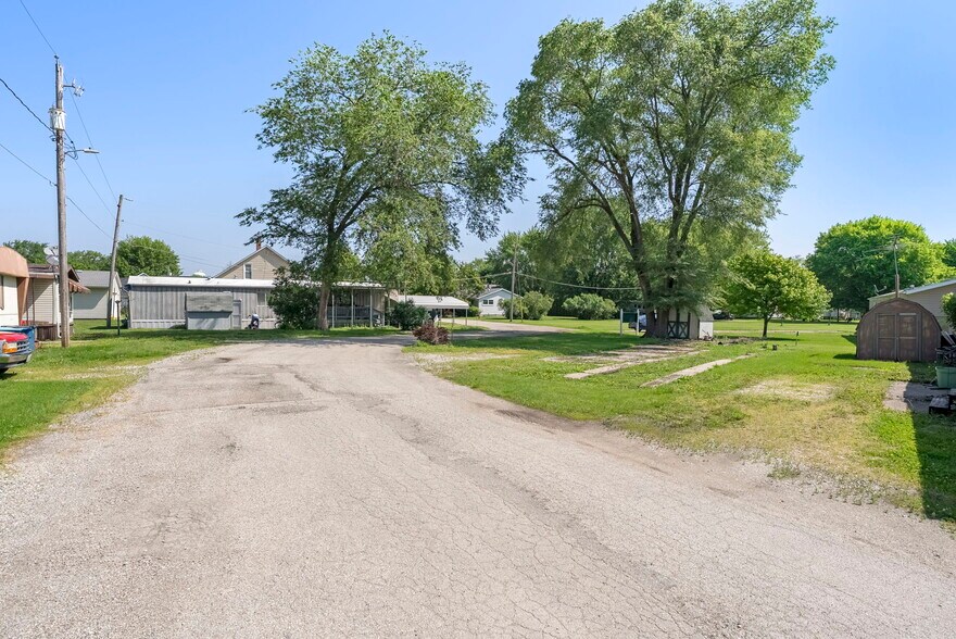 More Photos Of 109 S Pearl St, Atkinson Manufactured Housing Mobile Home Park For Sale