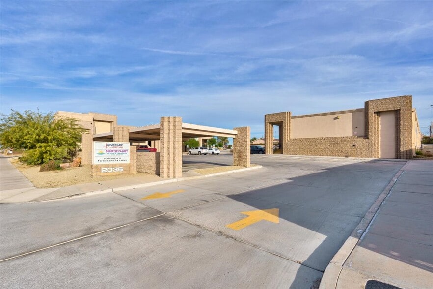 More Photos Of 2035 Mesquite Ave, Lake Havasu City Medical For Sale