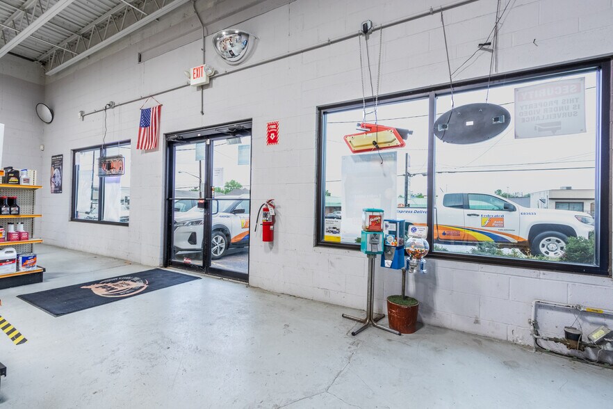 More Photos Of 5101 Crookshank Rd, Cincinnati Freestanding For Sale