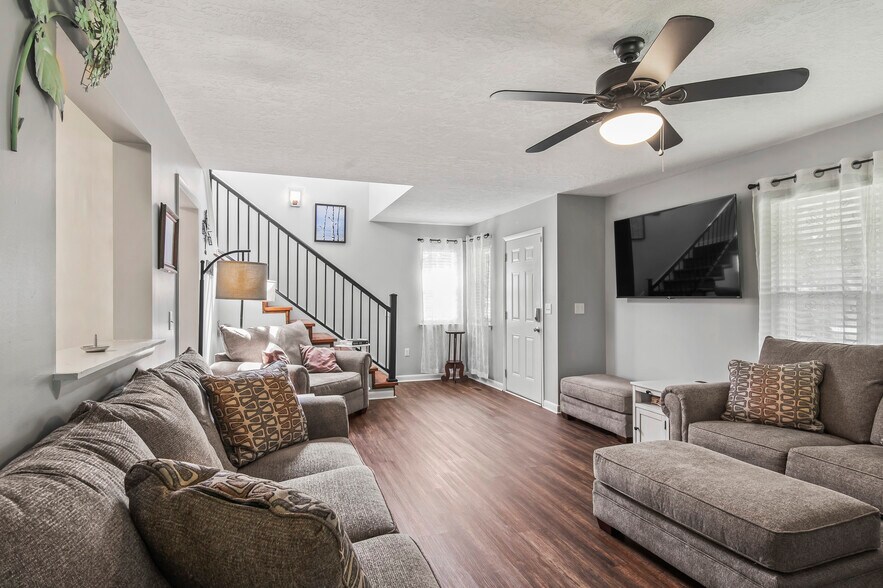 More Photos Of 74 Gore Rd, Boaz Restaurant For Sale