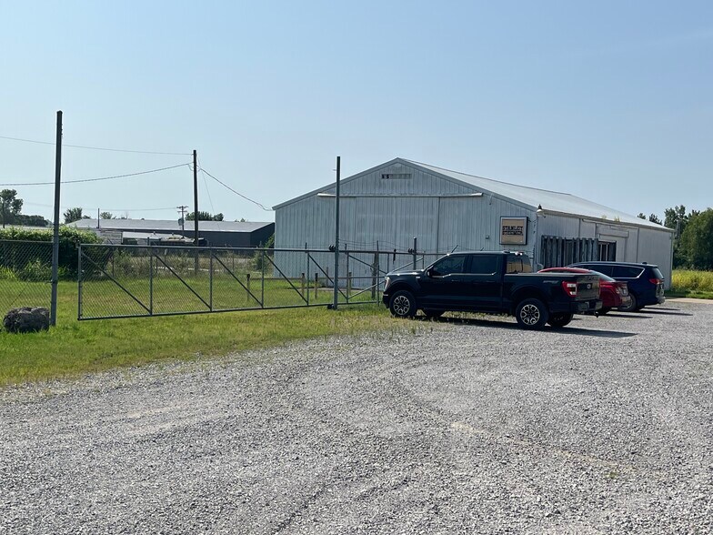 More Photos Of 3240 Nash Rd, Scott City Parking Lot For Lease