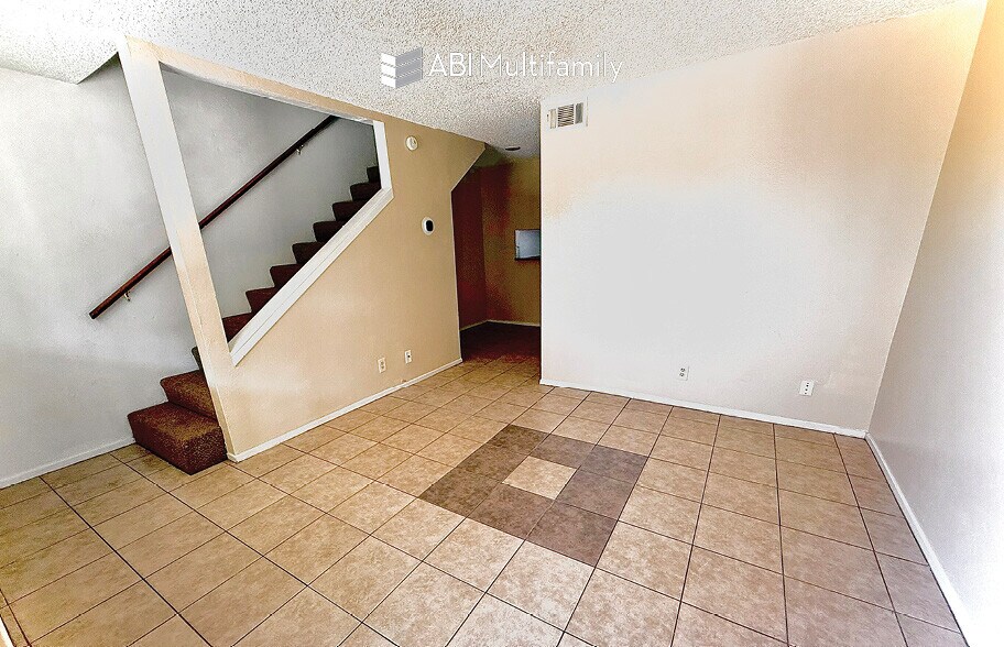 More Photos Of 2526-2530 Valley St, Las Vegas Apartments For Sale