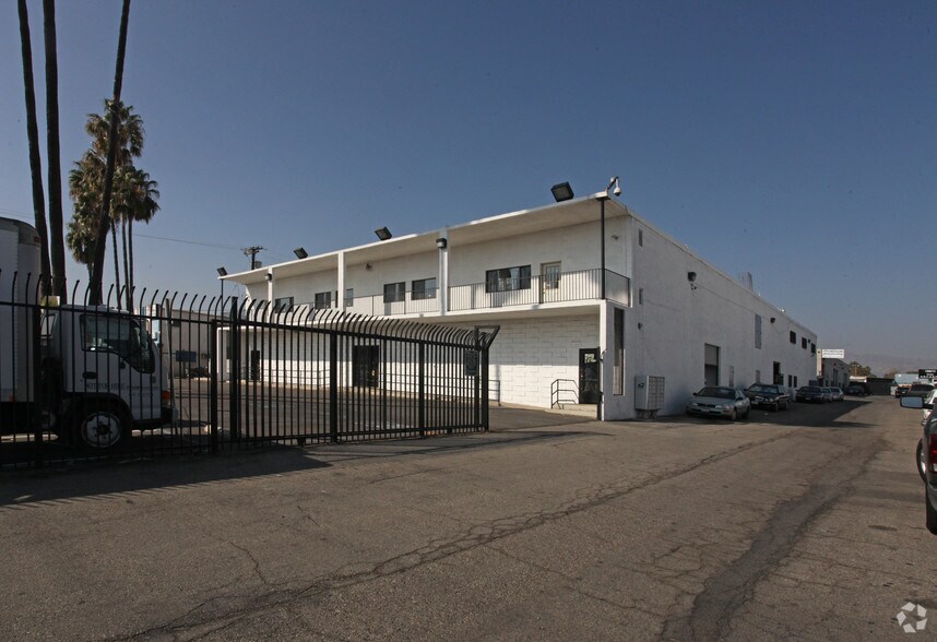 More Photos Of 19015 Parthenia St, Northridge Warehouse For Lease