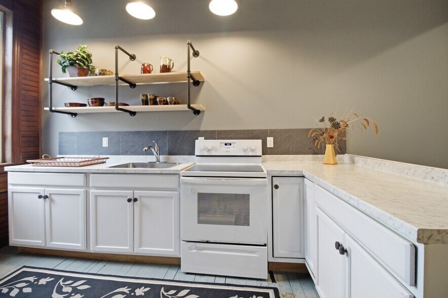 More Photos Of 437 William Ave, Davis Storefront Retail Residential For Sale