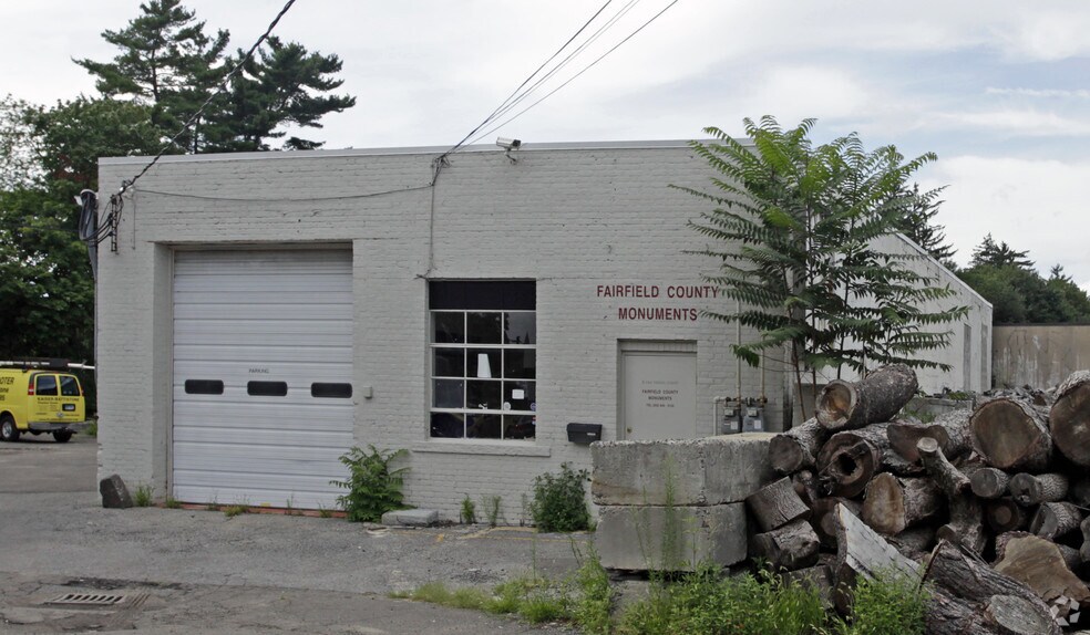 More Photos Of 8 Van Tassell Ct, Norwalk Warehouse For Lease