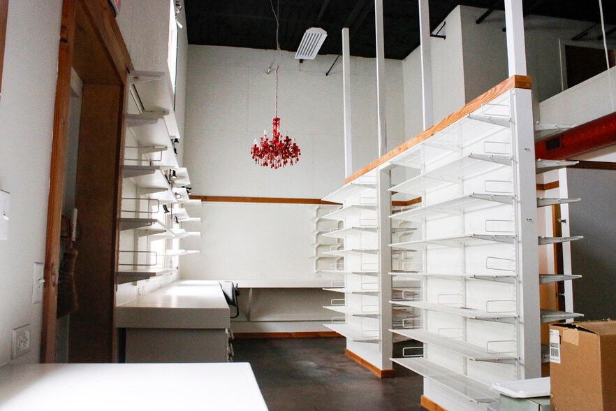 More Photos Of 4834 Vicksburg St, Dallas Manufacturing For Lease