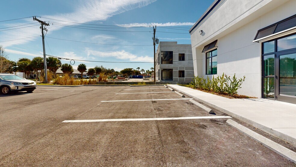 Primary Photo Of 14210 Metropolis Ave, Fort Myers Office For Lease