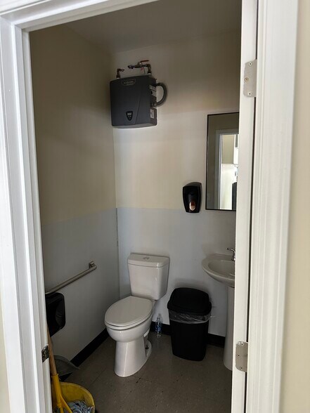 More Photos Of 8931 Us-52, Wadesboro General Retail For Sale