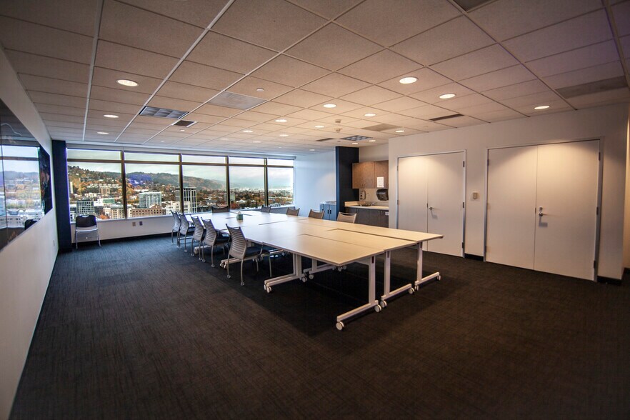 More Photos Of 805 SW Broadway, Portland Coworking Space