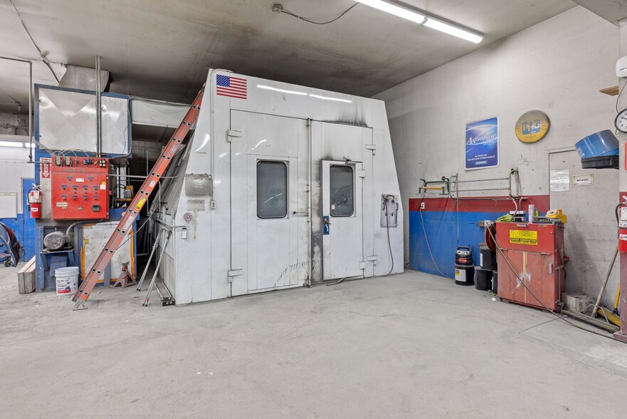 More Photos Of 2414 N 4th St, Coeur d'Alene Auto Repair For Sale