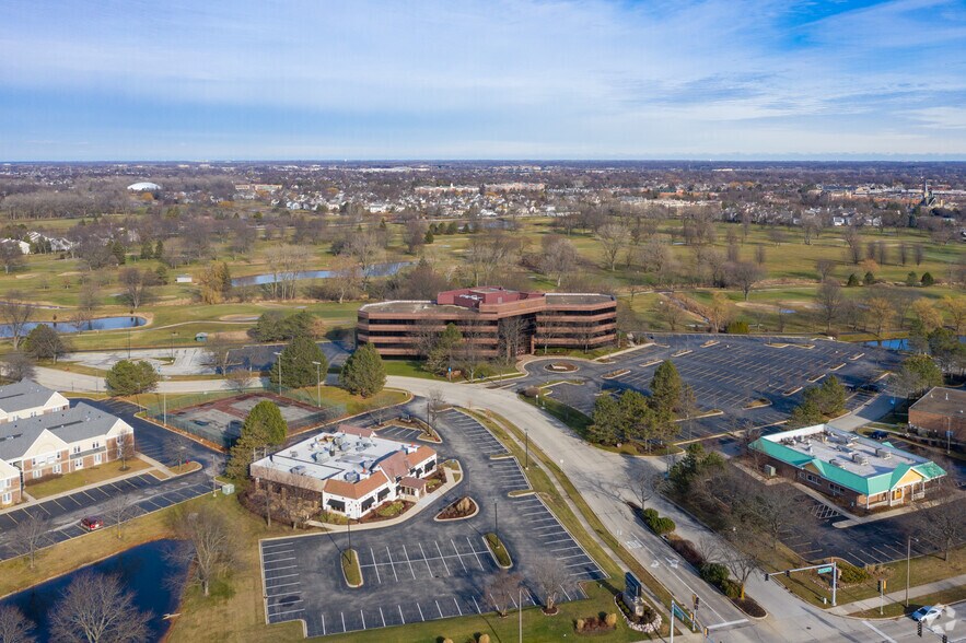 More Photos Of 750 W Lake Cook Rd, Buffalo Grove Office For Lease