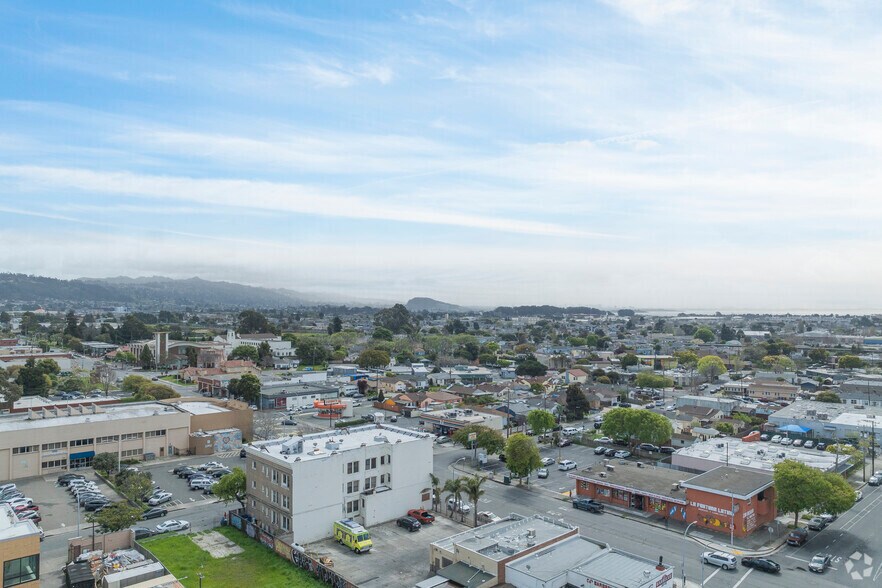 More Photos Of 315 25th St, Richmond Apartments For Sale