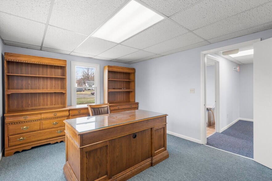 More Photos Of 128 Saltonstall Pky, East Haven Medical For Sale