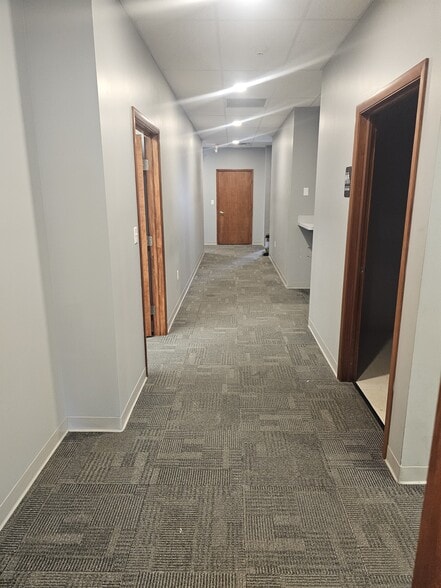 More Photos Of 2383 S Main St, Akron Unknown For Lease