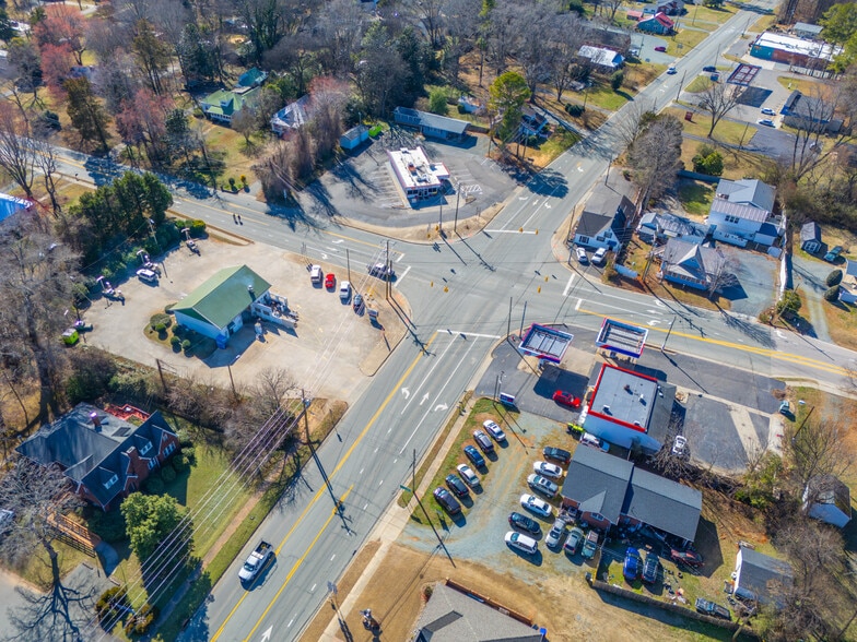 More Photos Of 517 West St, Pittsboro Freestanding For Sale