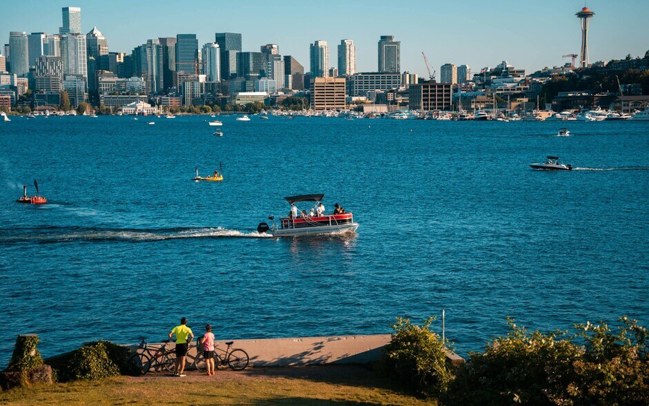 More Photos Of 513 1st Ave N, Seattle Apartments For Lease