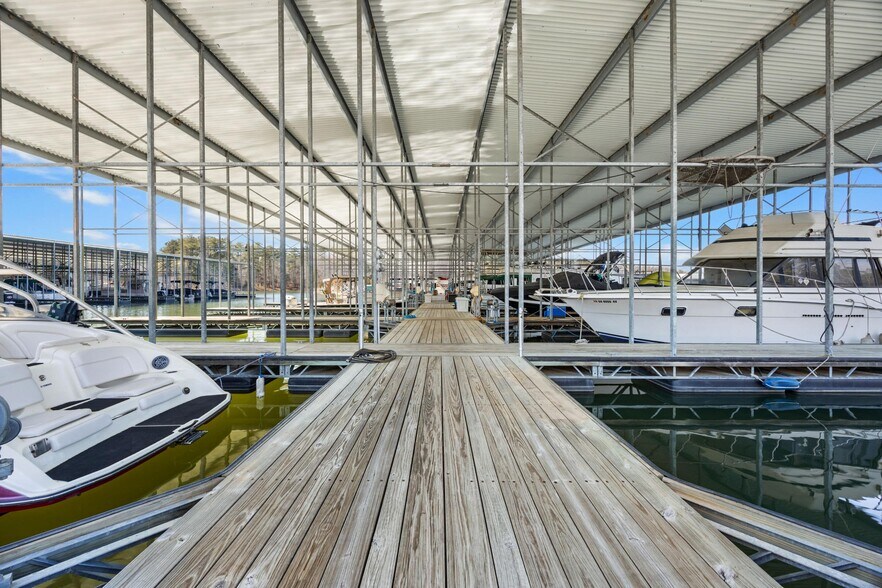 More Photos Of 1155 Marina Rd, Elberton Marina For Sale
