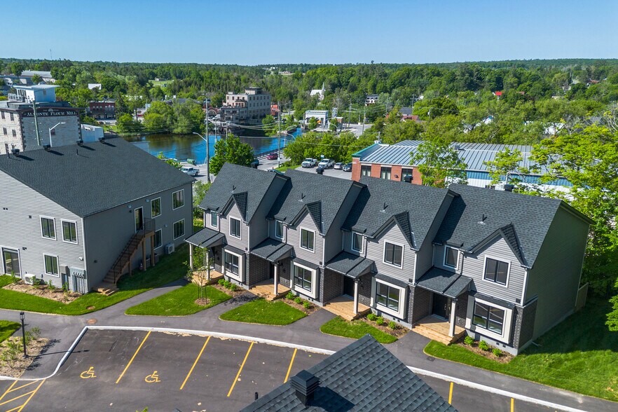 More Photos Of 36 Main St E, Mississippi Mills Apartments For Sale