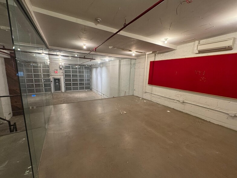 More Photos Of 346 Grand St, Brooklyn Apartments For Lease