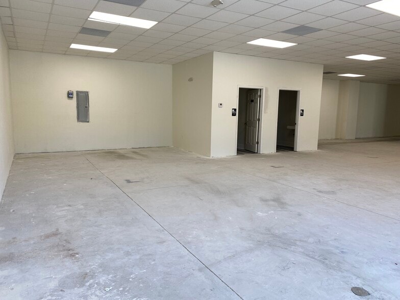 More Photos Of 13922 US Hwy 441/27, Lady Lake Freestanding For Lease