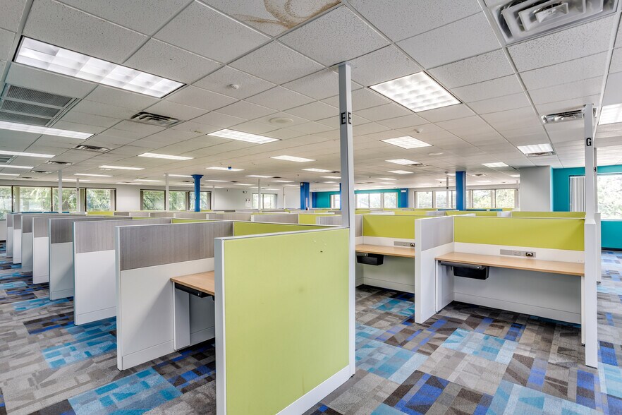 More Photos Of 500 W 1st Ave, Hutchinson Office For Sale