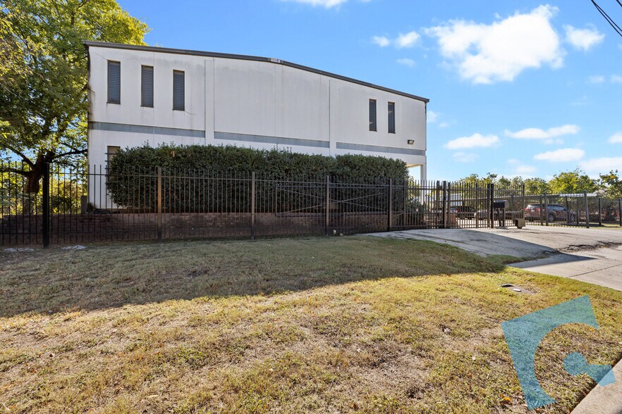 More Photos Of 6324 Eden Dr, Haltom City Light Manufacturing For Lease