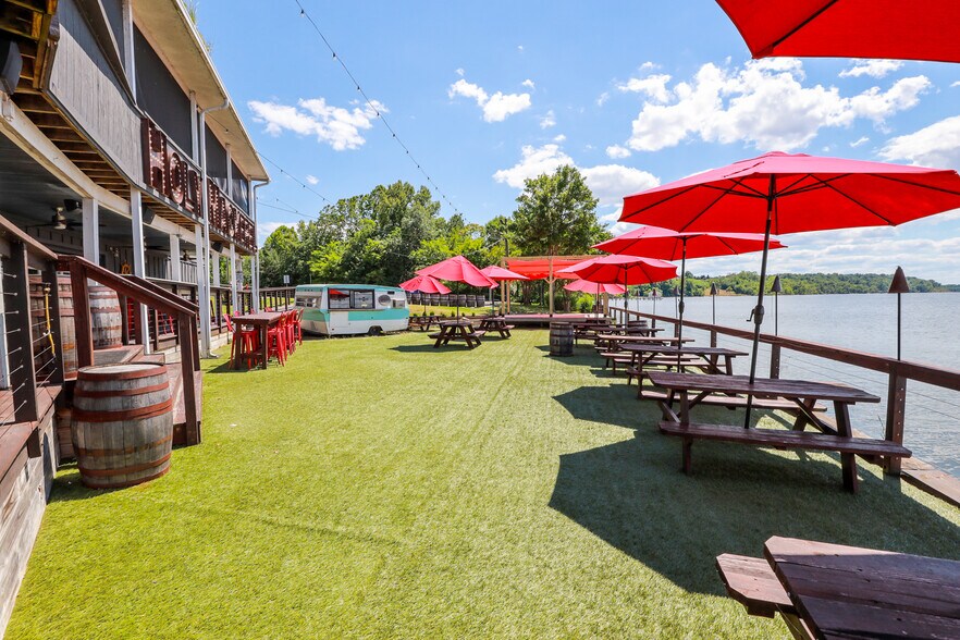 More Photos Of 700 Jordan Point Rd, Hopewell Restaurant For Sale
